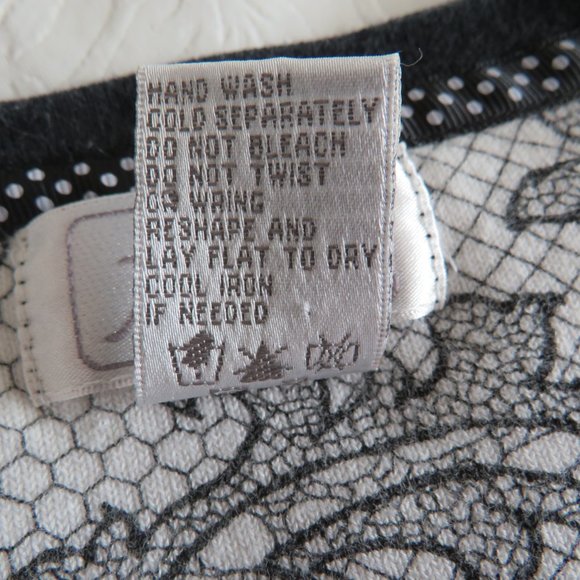 New Women's foxcraft Button Up Floral Motives Cardigan XL - Picture 8 of 8